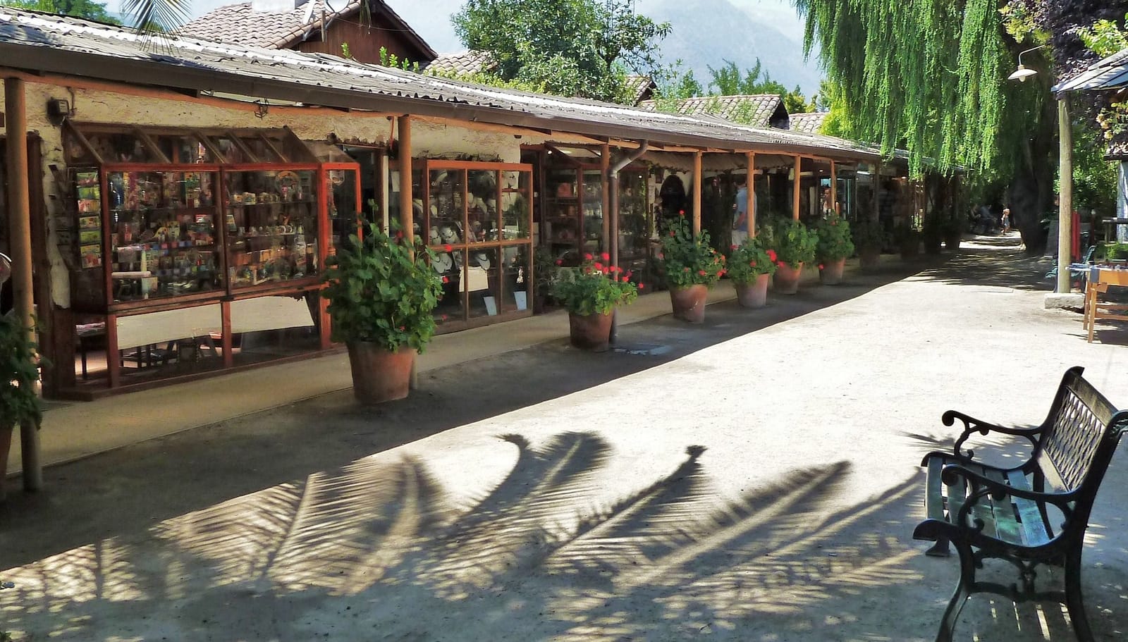 Pueblito Los Dominicos (2/3)